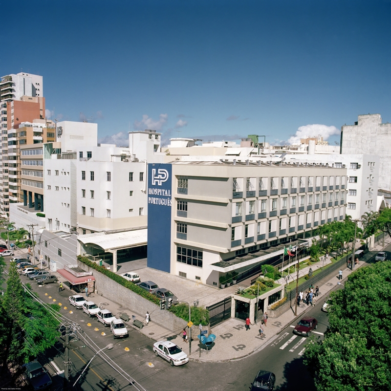 Fachada do Hospital Português