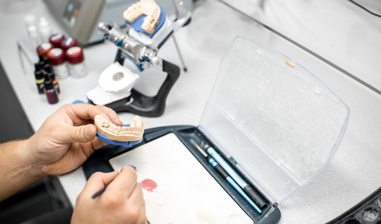 Técnicos em Prótese Dentária